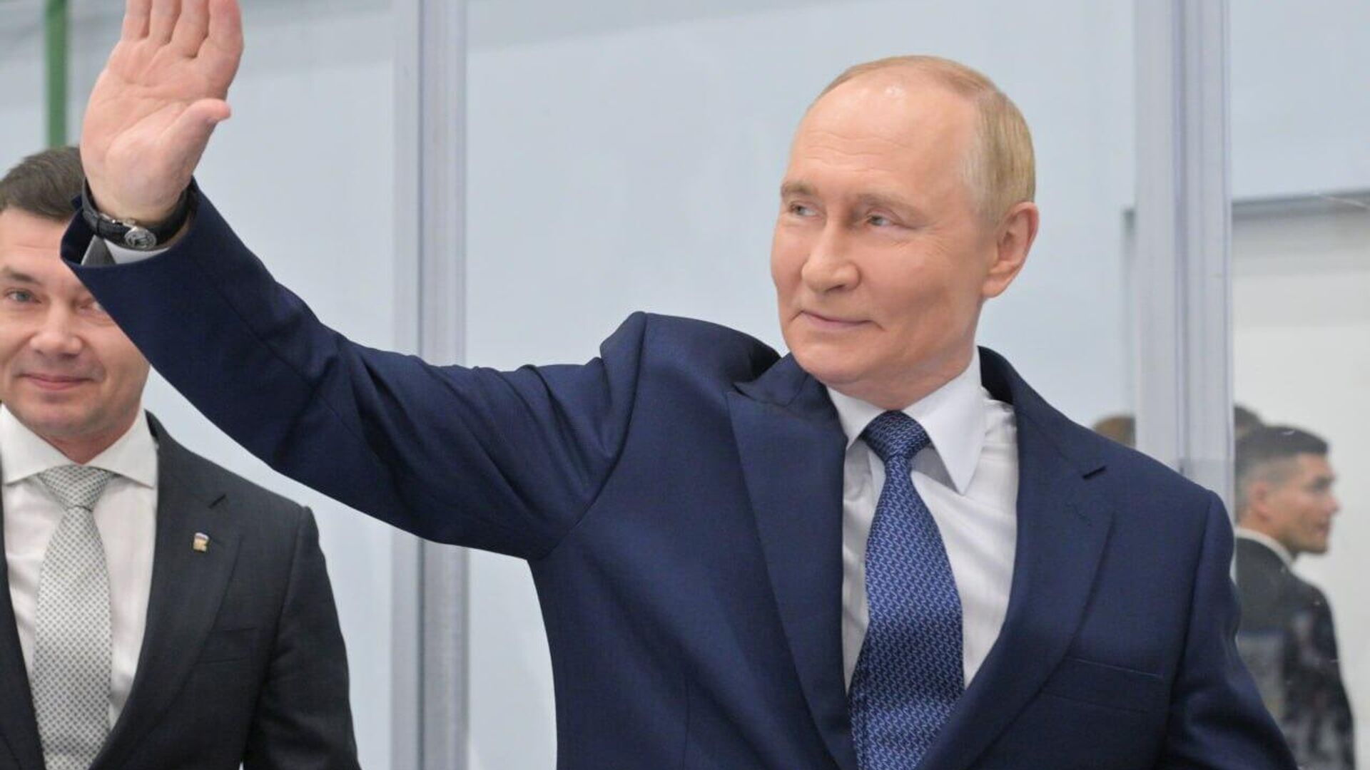 Vladimir Putin Completes Magadan Visit With Tribute to Soviet-US WWII Efforts Vladimir Putin Completes Magadan Visit With Tribute to Soviet-US WWII Efforts - Sputnik Africa, 1920, 15.08.2025