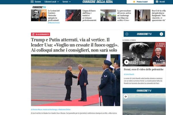 Poignée de main, arrivée des avions: les médias internationaux publient dans leurs unes des photos du sommet entre Poutine et Trump en Alaska - Sputnik Afrique
