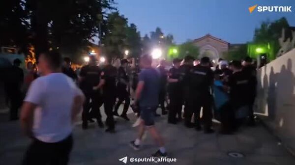 La police moldave a démantelé le camp de tentes par la force à Chisinau - Sputnik Afrique