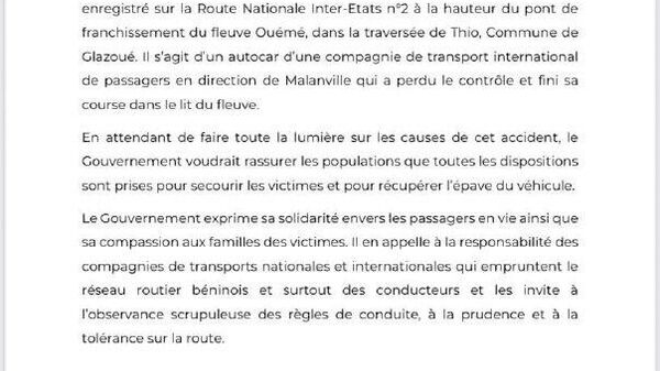 Un autocar sombre dans un cours d'eau au Bénin: un mort et 44 personnes portées disparues - Sputnik Afrique