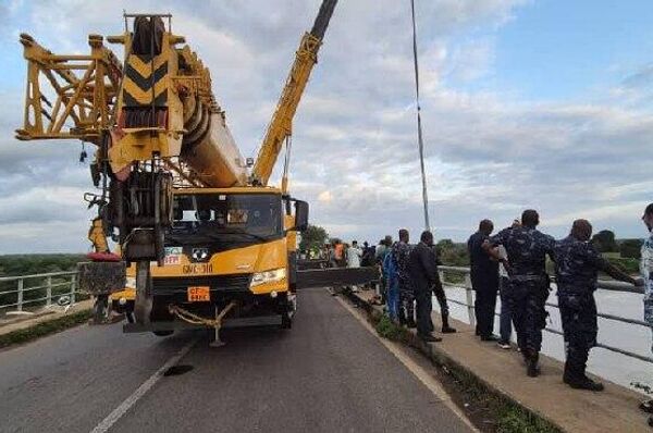 Un autocar sombre dans un cours d'eau au Bénin: un mort et 44 personnes portées disparues - Sputnik Afrique
