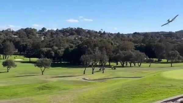 Un terrain de golf transformé en piste d’urgence en Australie - Sputnik Afrique