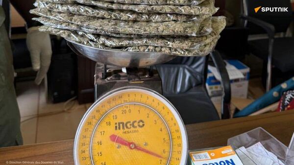 La douane malienne réalise une DOUBLE SAISIE en une seule journée - Sputnik Afrique