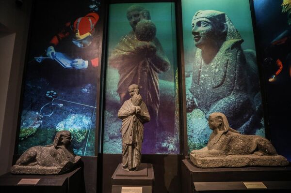 Le Musée national d'Alexandrie offre un plongeon dans Les secrets de la cité engloutie Le Musée national d'Alexandrie offre un plongeon dans Les secrets de la cité engloutie - Sputnik Afrique
