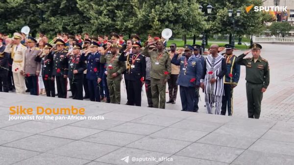 African Delegations at Spasskaya Tower Festival Attend Wreath-Laying Ceremony at Tomb of Unknown Soldier - Sputnik Africa