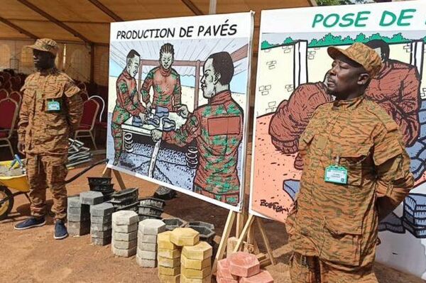 Nous promettons à tonton Ibrahim Traoré d’être des citoyens exemplaires: fin de la première édition du camp de vacances patriotique Faso Mêbo Nous promettons à tonton Ibrahim Traoré d’être des citoyens exemplaires: fin de la première édition du camp de vacances patriotique Faso Mêbo - Sputnik Afrique