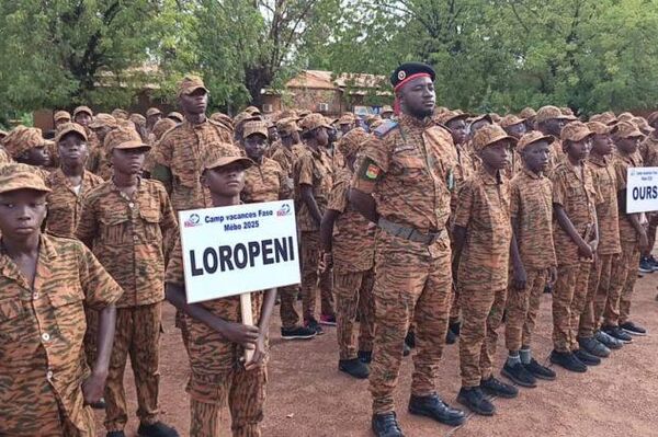 Nous promettons à tonton Ibrahim Traoré d’être des citoyens exemplaires: fin de la première édition du camp de vacances patriotique Faso Mêbo Nous promettons à tonton Ibrahim Traoré d’être des citoyens exemplaires: fin de la première édition du camp de vacances patriotique Faso Mêbo - Sputnik Afrique