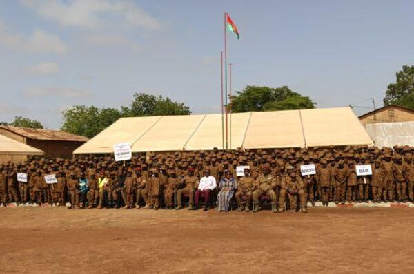 Nous promettons à tonton Ibrahim Traoré d’être des citoyens exemplaires: fin de la première édition du camp de vacances patriotique Faso Mêbo Nous promettons à tonton Ibrahim Traoré d’être des citoyens exemplaires: fin de la première édition du camp de vacances patriotique Faso Mêbo - Sputnik Afrique