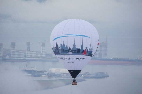 Le ciel de Saint-Pétersbourg s’illumine de montgolfières Le ciel de Saint-Pétersbourg s’illumine de montgolfières - Sputnik Afrique