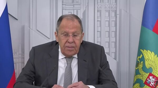 The question of who will sign the document from the Ukrainian side is very important, regardless of when the meeting with Putin may take place, Lavrov Says - Sputnik Africa