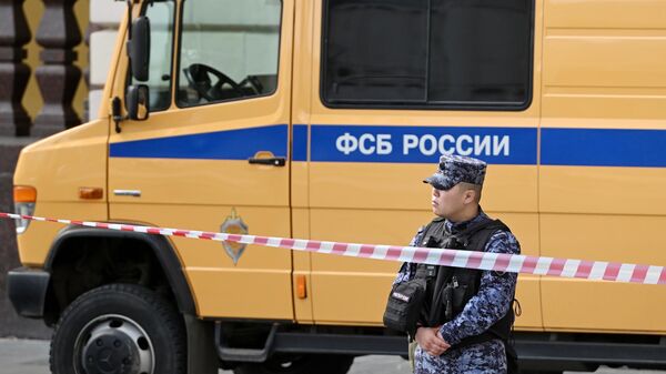 A Federal Security Service (FSB) vehicle at the Central Children's Store in Moscow. - Sputnik Africa