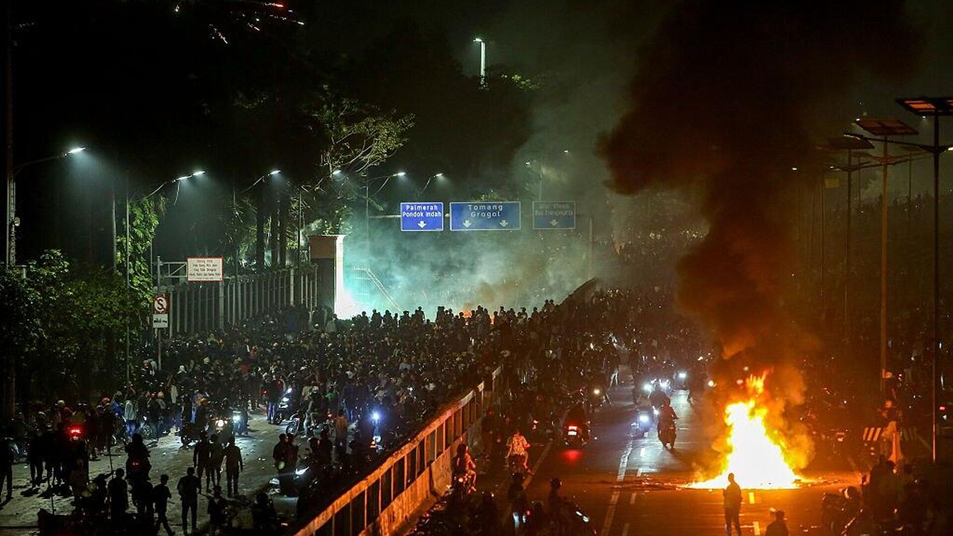 Indonesian Protests Possibly Foreign Interference Aimed at Derailing Path Toward Cooperation With BRICS & China, Expert Says Indonesian Protests Possibly Foreign Interference Aimed at Derailing Path Toward Cooperation With BRICS & China, Expert Says - Sputnik Africa, 1920, 31.08.2025