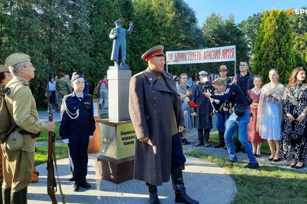 L'Europe sauvée: la Russie garde la mémoire de ses soldats de la Seconde Guerre mondiale, même si les pays européens tentent de l'effacer - Sputnik Afrique