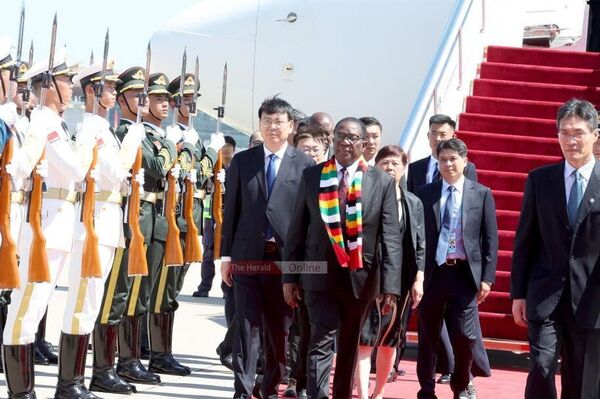 Zimbabwe’s President to Commemorate WWII Anniversary in Beijing Zimbabwe’s President to Commemorate WWII Anniversary in Beijing - Sputnik Africa