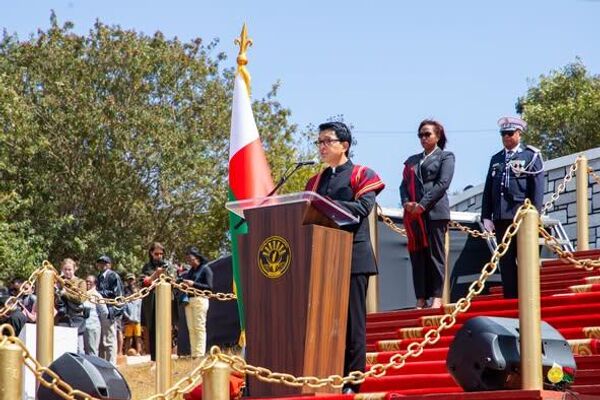 Le crâne du roi Toera, restitué par la France, accueilli en grande pompe à Madagascar - Sputnik Afrique