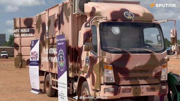 ▶ Se rapprocher le plus possible des citoyens et assurer leur sécurité: le tout premier commissariat mobile lancé à Ouagadougou - Sputnik Afrique