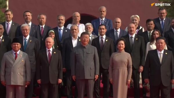 World leaders pose for a group photo at China’s military parade commemorating the 80th anniversary of the end of World War II - Sputnik Africa