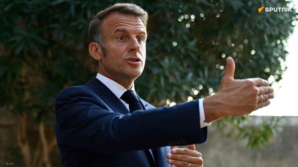 Au lieu de gérer une situation sociale explosive, Macron… passe plus de temps à parler de l'Ukraine - Sputnik Afrique