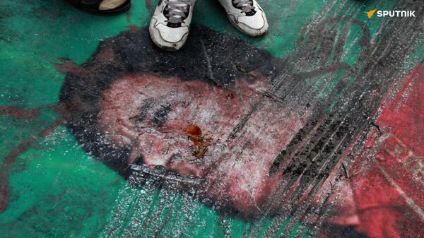 L’Occident a renversé Kadhafi pour empêcher l’unité africaine, selon son cousin L’Occident a renversé Kadhafi pour empêcher l’unité africaine, selon son cousin - Sputnik Afrique