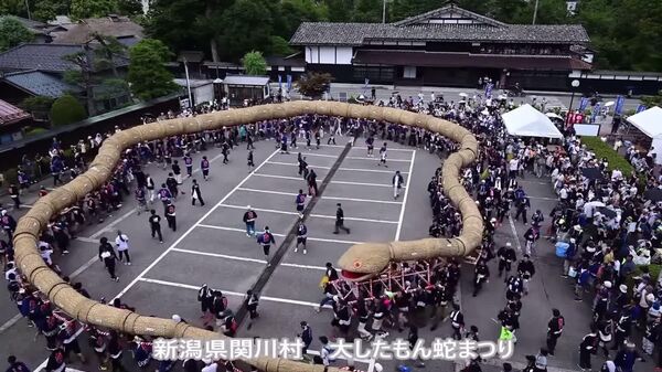 #viral | 83-Meter Snake Made of Straw Takes Over Japanese Streets - Sputnik Africa