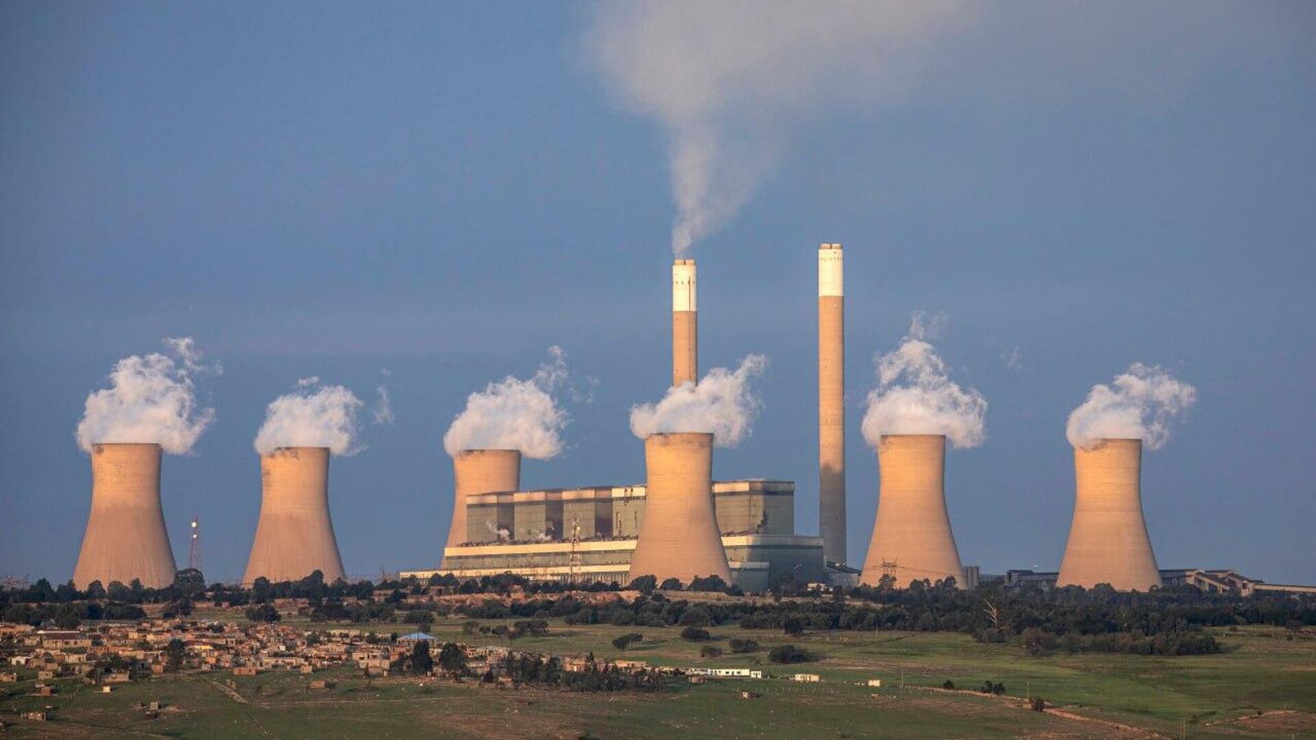 South African State Utility Eskom Forecasts Summer Without Power Cuts South African State Utility Eskom Forecasts Summer Without Power Cuts - Sputnik Africa, 1920, 06.09.2025