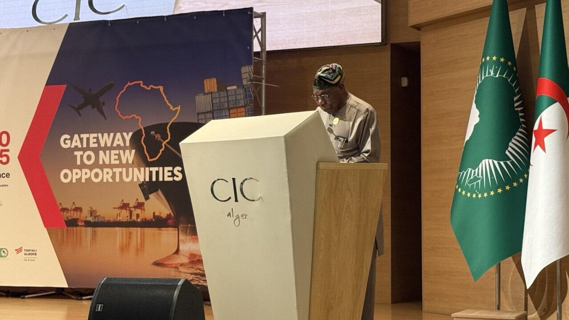 Nous devons construire l'Afrique globale que nous voulons et méritons, selon un ancien Président nigérian Nous devons construire l'Afrique globale que nous voulons et méritons, selon un ancien Président nigérian - Sputnik Afrique, 1920, 06.09.2025