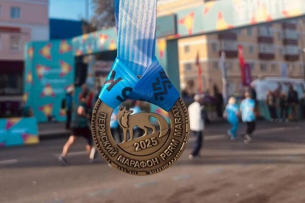 Un Kenyan et une Tanzanienne dominent le marathon international dans la ville russe de Perm - Sputnik Afrique