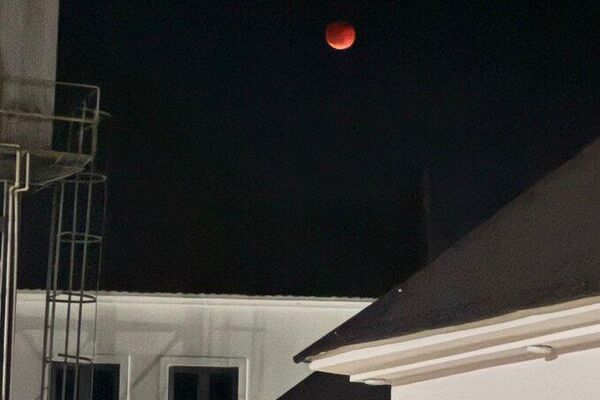 Une Lune de sang observée cette nuit au-dessus de plusieurs régions d’Afrique - Sputnik Afrique