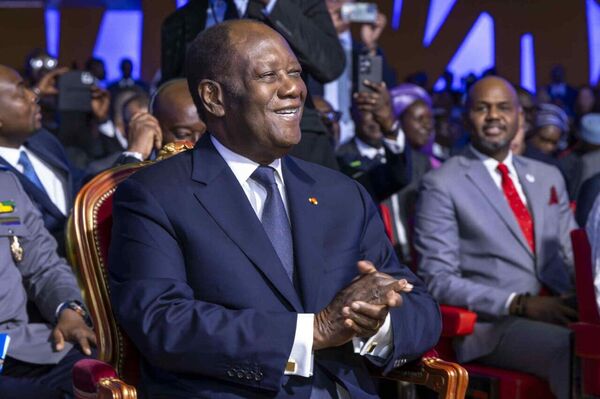 Enjeux de la présidentielle en Côte d'Ivoire: paix, sécurité pour le pouvoir, stratégie commune pour l'opposition - Sputnik Afrique