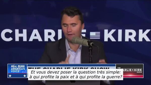 Il faut rouvrir les canaux diplomatiques avec la Russie, disait il y a six mois Charlie Kirk, aujourd'hui victime d'une tentative d'assassinat aux États-Unis - Sputnik Afrique