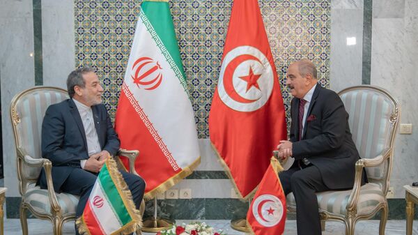 Mohamed Ali Nafti, Minister of Foreign Affairs, Migration, and Tunisians Abroad, and Abbas Araghchi, Minister of Foreign Affairs of the Islamic Republic of Iran hold talks in Tunisia, September 10, 2025. - Sputnik Africa