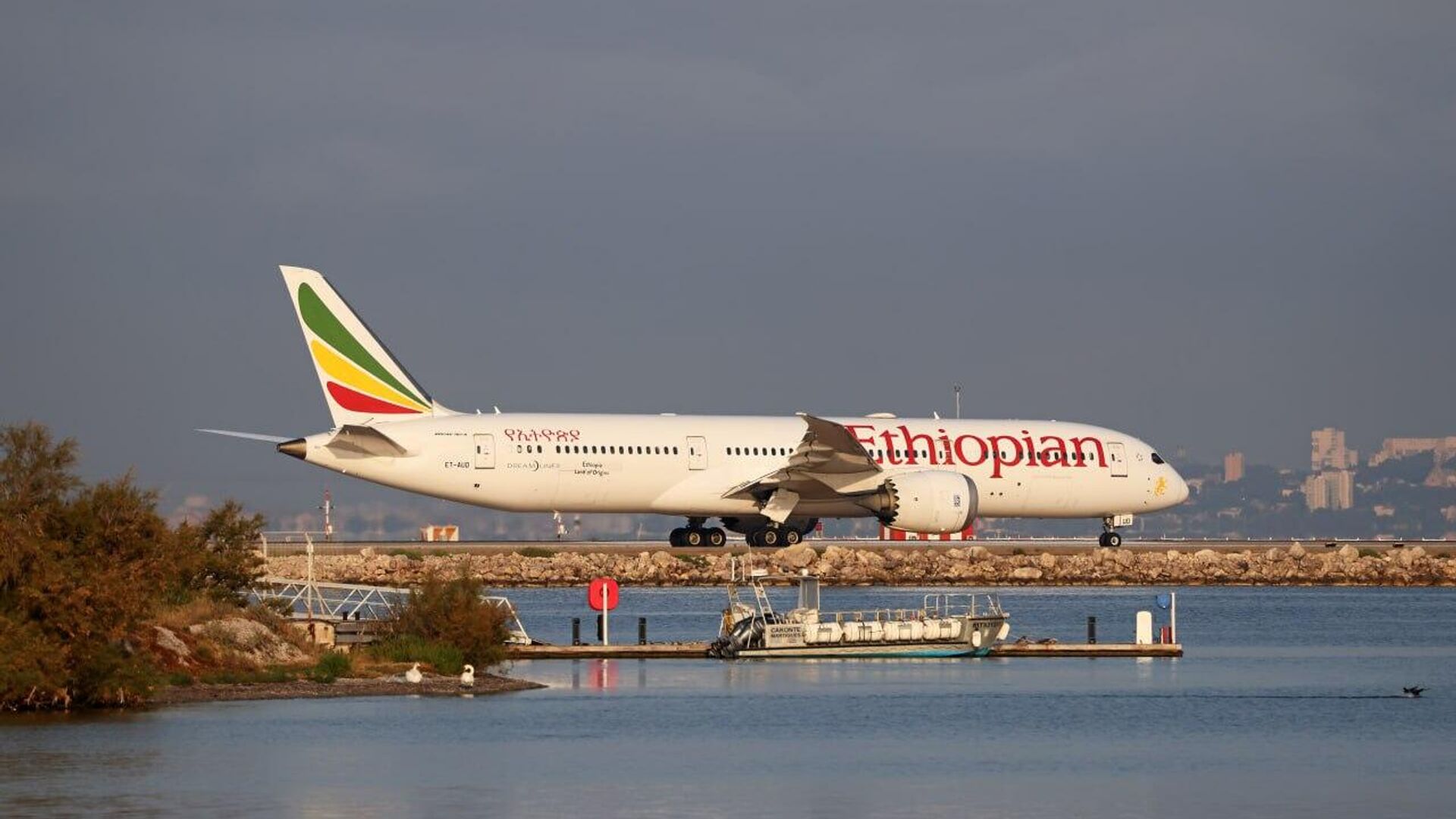 Ethiopian Airlines Plans to Finish Bishoftu Airport in Five Years, Aiming to Launch International Flights by 2030: CEO Ethiopian Airlines Plans to Finish Bishoftu Airport in Five Years, Aiming to Launch International Flights by 2030: CEO - Sputnik Africa, 1920, 12.09.2025