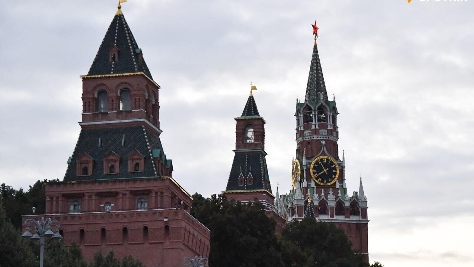You can't wear rose-colored glasses and expect lightning-fast results from the negotiation process on Ukraine, the Kremlin spokesperson says You can't wear rose-colored glasses and expect lightning-fast results from the negotiation process on Ukraine, the Kremlin spokesperson says - Sputnik Africa, 1920, 12.09.2025