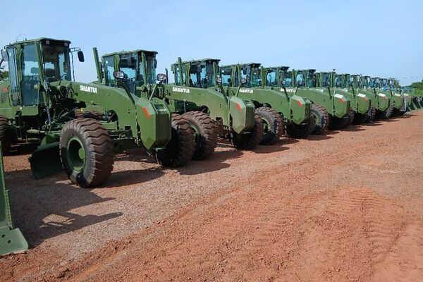 Ibrahim Traoré remet 764 engins à l’Initiative Faso Mêbo - Sputnik Afrique