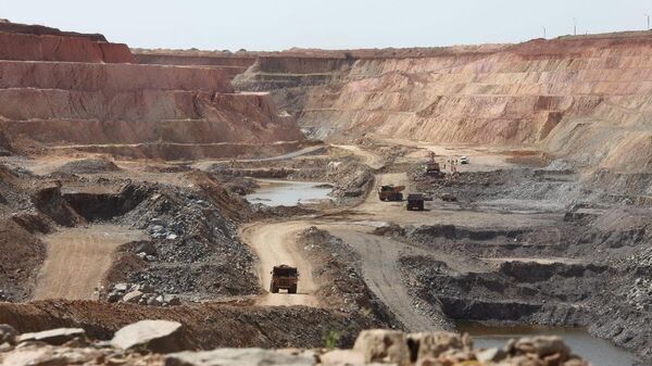 Le Burkina retire le permis d’exploitation industrielle d'une grande mine d’or à la société Taparko Mining - Sputnik Afrique