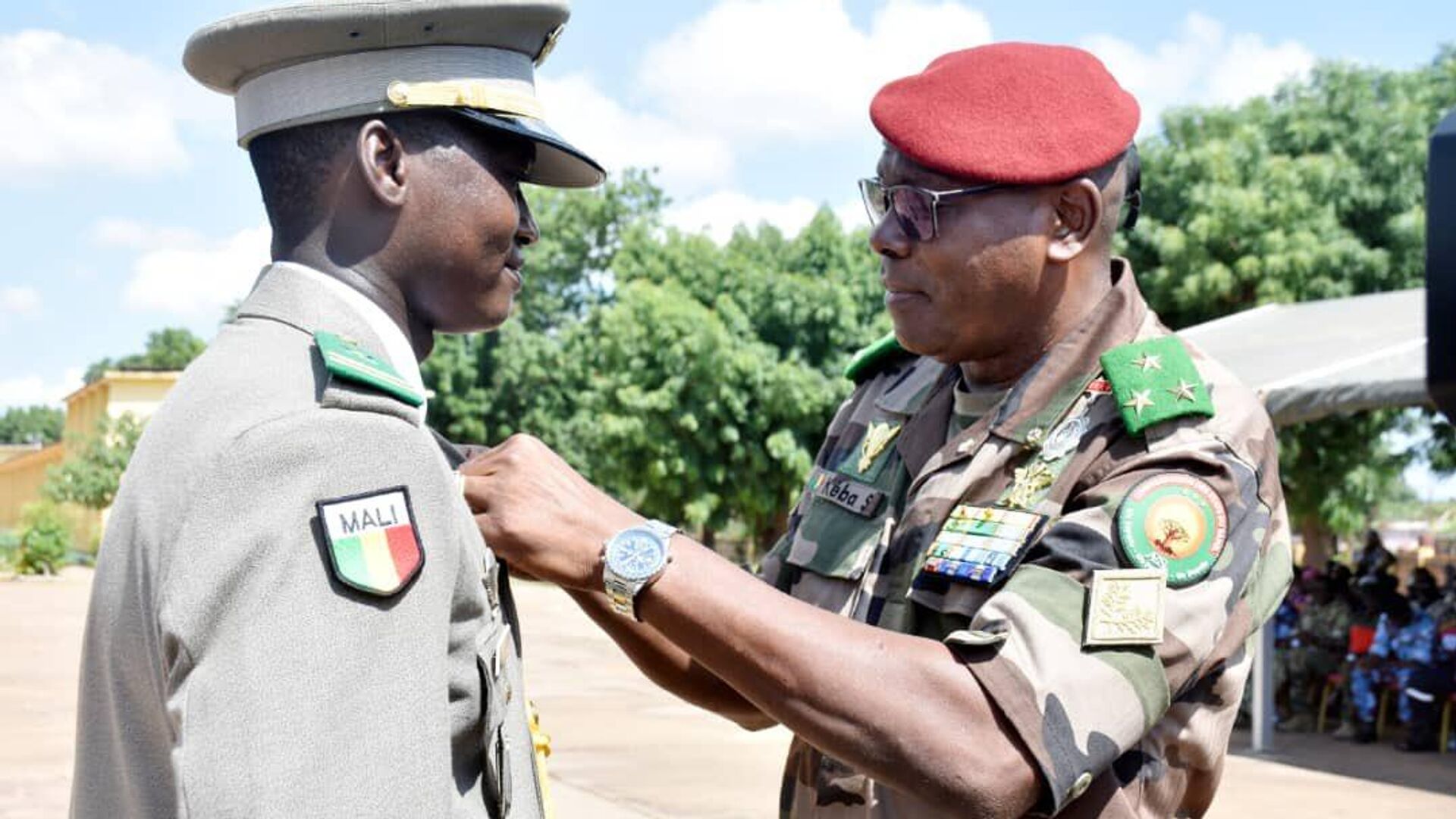 Au Mali, une centaine de nouveaux commandants d’unité formés et opérationnels Au Mali, une centaine de nouveaux commandants d’unité formés et opérationnels - Sputnik Afrique, 1920, 13.09.2025