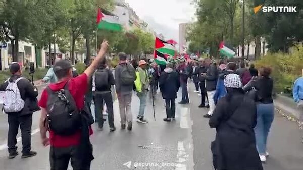 Paris se mobilise pour Gaza: des manifestants soutiennent la flottille humanitaire face au blocus - Sputnik Afrique