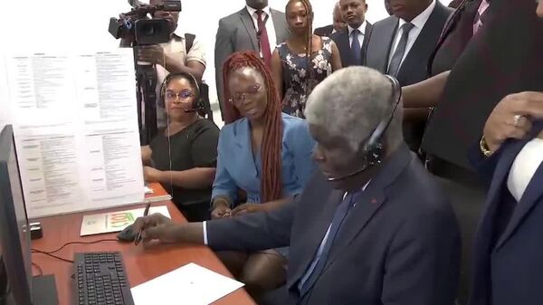 Allô, le gouvernement vous écoute: l'exécutif ivoirien booste sa proximité avec les populations grâce à un nouveau centre d'appels - Sputnik Afrique