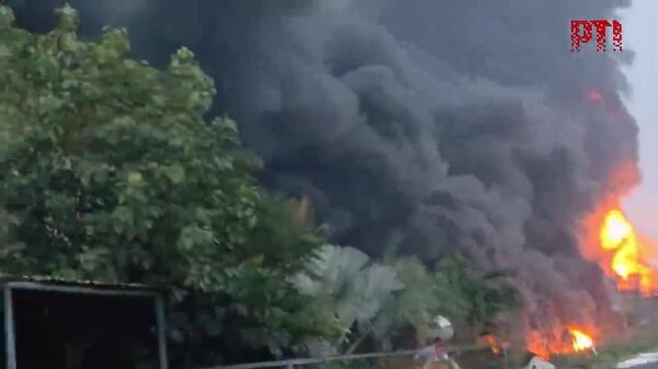#viral | Massive Blaze Engulfs Factory in India - Sputnik Africa