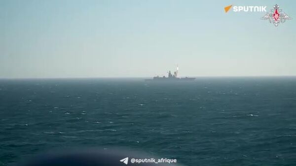 ▶ Exercice conjoint russo-biélorusse Ouest-2025: un missile hypersonique Zirkon lancé en mer de Barents - Sputnik Afrique