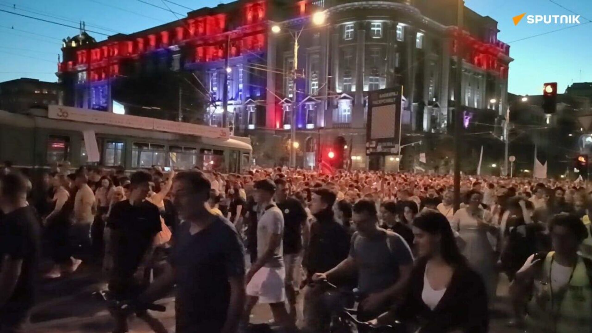 L’UE prépare un Maïdan serbe, selon le Service de renseignement extérieur russe L’UE prépare un Maïdan serbe, selon le Service de renseignement extérieur russe - Sputnik Afrique, 1920, 15.09.2025