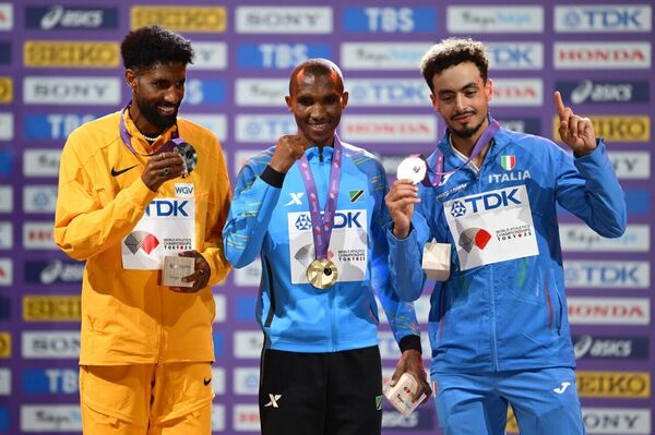 Tanzanian Sportsman Makes History, Winning Country's First Global Marathon Title in Tokyo Tanzanian Sportsman Makes History, Winning Country's First Global Marathon Title in Tokyo - Sputnik Africa