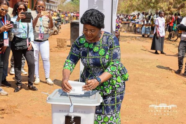 La bataille passe seulement par les urnes au Malawi La bataille passe seulement par les urnes au Malawi - Sputnik Afrique