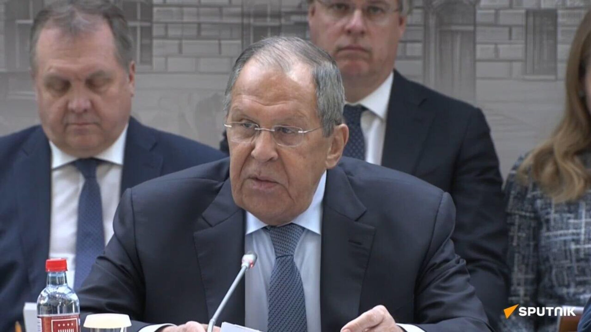 L’ONU protège le régime de Kiev en fermant les yeux sur ses actions, affirme Lavrov L’ONU protège le régime de Kiev en fermant les yeux sur ses actions, affirme Lavrov - Sputnik Afrique, 1920, 17.09.2025