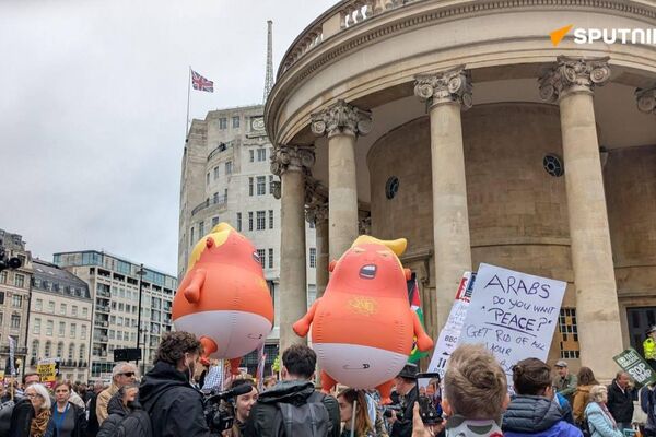 'Stop Trump': Mass Protest Against Trump's Visit to UK Begins in Central London, Reports a Sputnik Correspondent 'Stop Trump': Mass Protest Against Trump's Visit to UK Begins in Central London, Reports a Sputnik Correspondent - Sputnik Africa