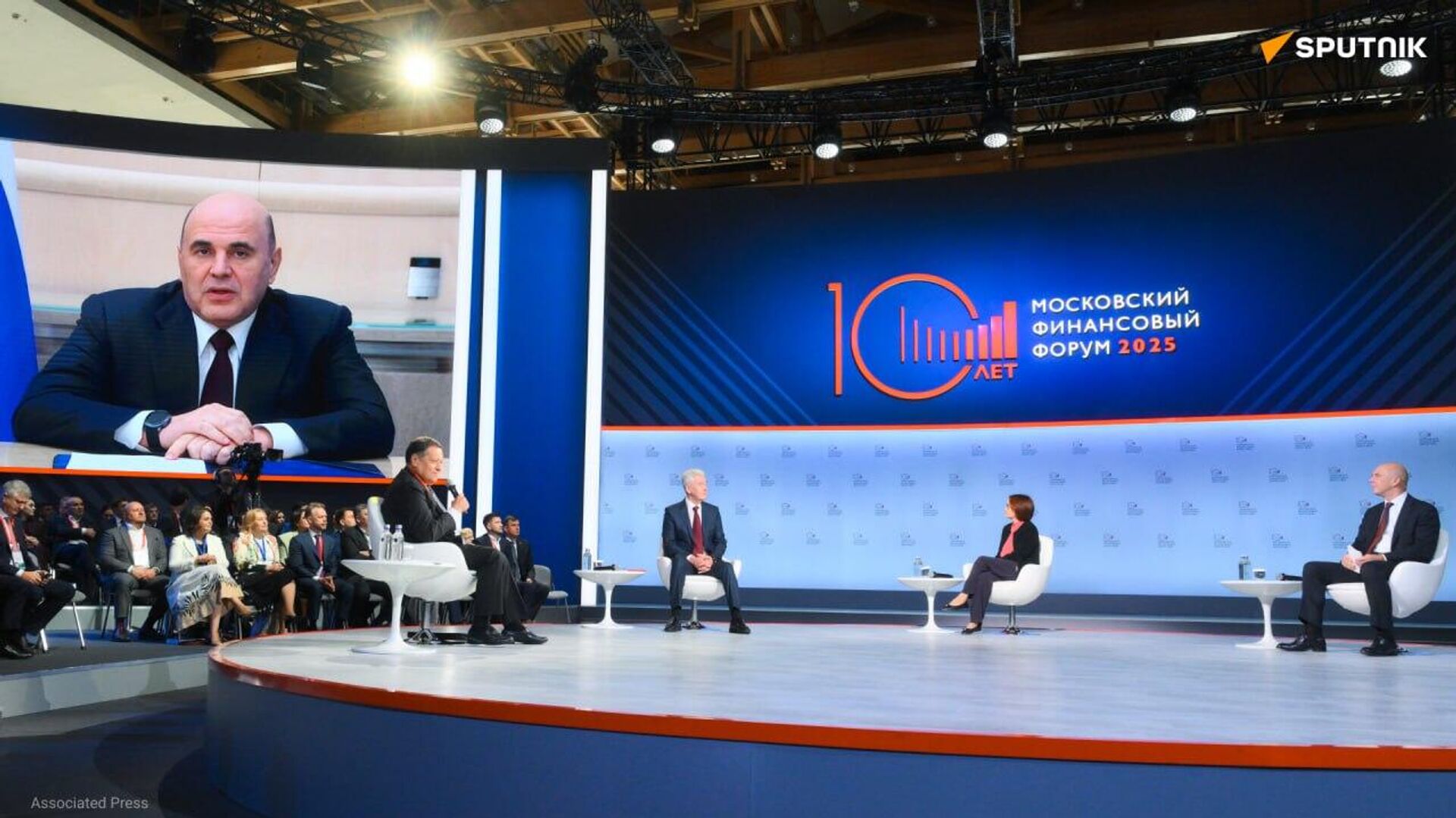 Le marché boursier russe prévoit d'attirer mille milliards de roubles d'investissements étrangers d'ici 2030 Le marché boursier russe prévoit d'attirer mille milliards de roubles d'investissements étrangers d'ici 2030 - Sputnik Afrique, 1920, 18.09.2025