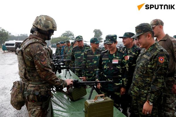 La Russie et le Laos lancent des exercices militaires conjoints - Sputnik Afrique