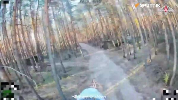 ▶ Des drones russes frappent fort dans le Donbass ▶ Des drones russes frappent fort dans le Donbass - Sputnik Afrique