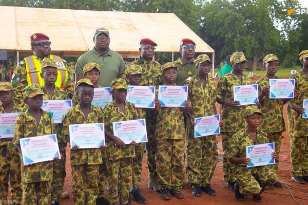 Au Burkina, le Camp de vacances Faso Mêbo prend fin, mais le patriotisme, lui, ne prend jamais fin - Sputnik Afrique
