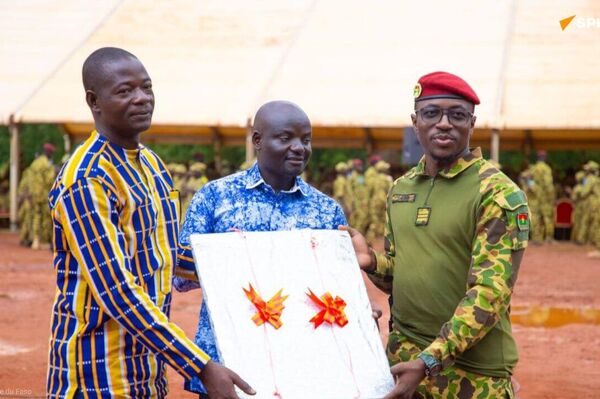 Au Burkina, le Camp de vacances Faso Mêbo prend fin, mais le patriotisme, lui, ne prend jamais fin - Sputnik Afrique